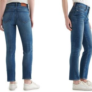 Lucky Brand Sweet’N Straight Dark Wash Jeans 6/28R
